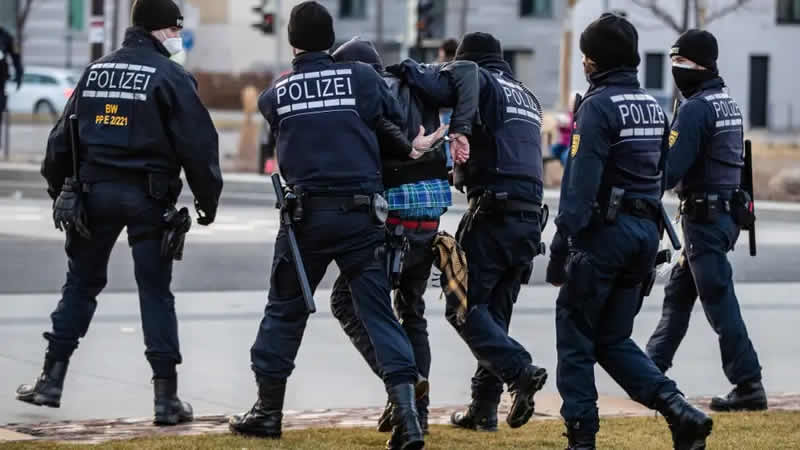 Rechtsextremisten Polizei 德国警察