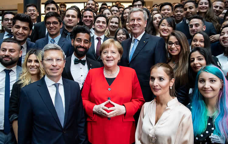 德国总理默克尔与德国移民