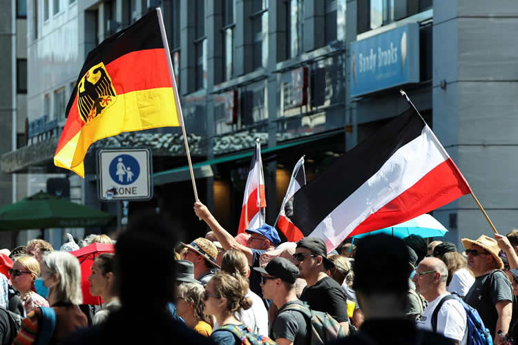 德国人上街游行