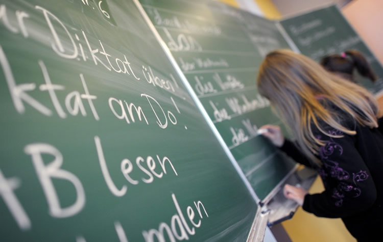 德国儿童学习德语
