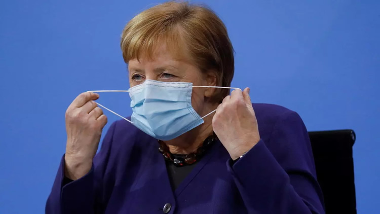 德国总理默克尔戴口罩