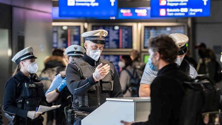 德国警察机场严格检查入境者身份