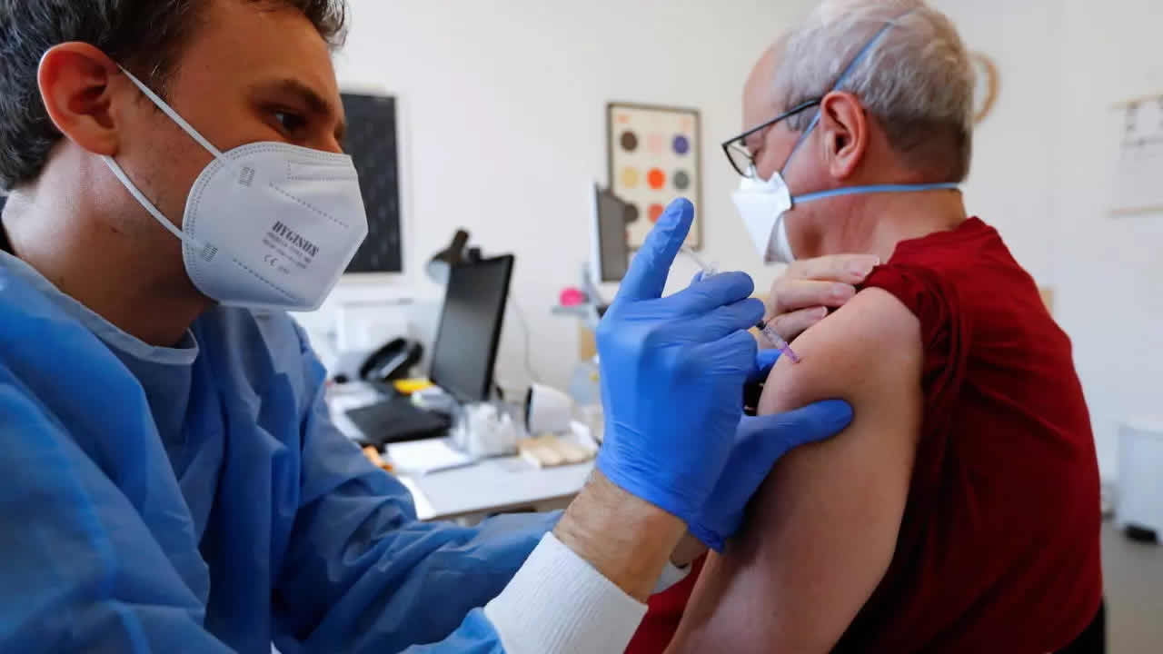 德国柏林注射新冠疫苗